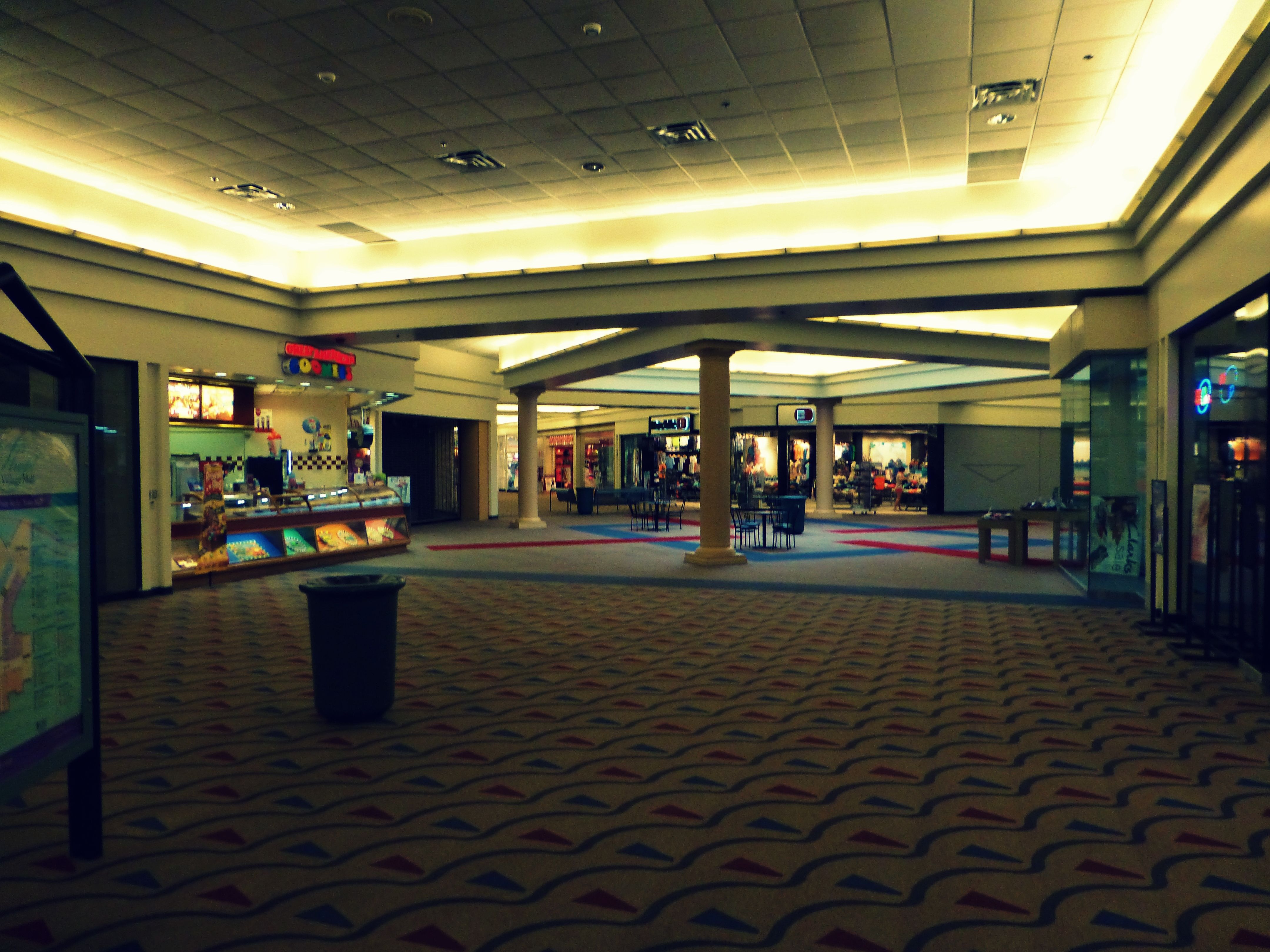 Findlay Village Mall